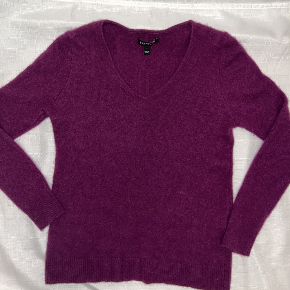 41 Hawthorn 100%. Cashmere Sweater Small Plum/Eggplant Women's V Neck